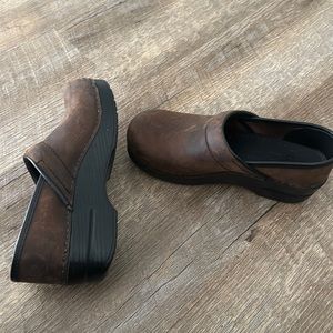 Dansko size 37 narrow. In good condition. Only worn a few times!